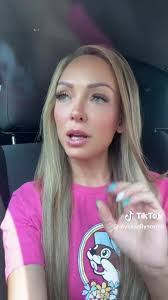 Alyssa Hammers's Instagram, Twitter & Facebook