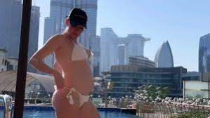 See more of georgina fleur on facebook. Am Pool Georgina Fleur Teilt Babybauch Foto Im Bikini Promiflash De
