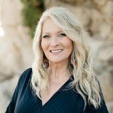 Amber Newport's Instagram, Twitter & Facebook