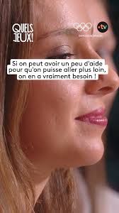 Elles ne sont pas professionnelles, elles ne gagnent pas d'argent du tout  !" Virginie Dedieu, ancienne championne de natation artistique, revient sur  la condition particulière des nageuses françaises, qui pratiquent cette  discipline