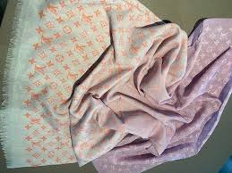 Nutzen sie bitte die pfeiltaste nach unten, um sich durch das untermenü zu bewegen. Louis Vuitton Schal Sonderedition Kaufen Auf Ricardo