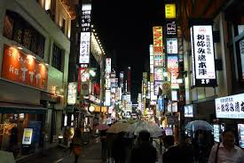 En este video platicamos sobre la hora punta en tokio, pero recuerda que: Kabukicho Tokio Que Ver En Tokio Luz De Neon