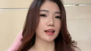 Michelle Serafin's Instagram, Twitter & Facebook