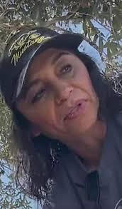 Según el Bronco su novia se parece a Bibi Gaytan por eso le puso de apodo  Bibi 956