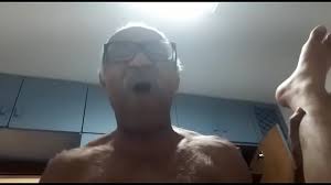 Coroa Roludo 21cm Arrombando um Cuzinho - XNXX.COM