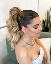 Hair salón by Eli Anguiano