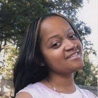 Kendra Holcomb's Instagram, Twitter & Facebook