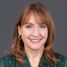 Anne Banas's Instagram, Twitter & Facebook