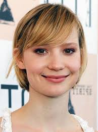 This cut is also popular because of the quality of flattering on almost everyone, especially women with oval faces. Pin On Hair Cuts