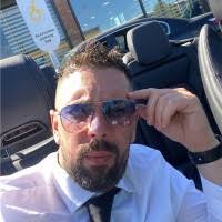 90+ perfiles de «Faron»