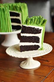 This Fondant Cake Is So Freaking Realistic Looking It Just Might Make Your Pee Smell Funny True Story Cupcake Cakes Cake Grass Cake