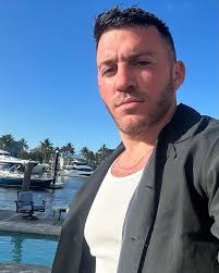 Michael Hoffman's Instagram, Twitter & Facebook