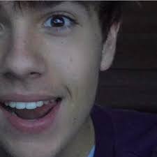 Amo mais o lloyd blaylock que meu namorado