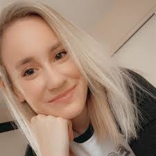 Cara Clifton's Instagram, Twitter & Facebook