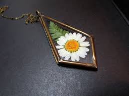 Birth Month Flower Necklace Daisy Necklace Real Daisy Necklace Pressed Daisies Necklace Birth Flower Necklace April Birthday White Flower Necklace Custom Necklace Daisy Necklace Pressed Flower Necklace Custom Necklace