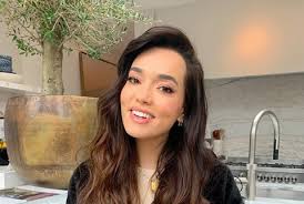 Her birthday, what she did before fame, her family life, fun trivia facts, popularity rankings, and more. Bibi Breijman Deelt Jeugdkiekje Samen Met Haar Allergrootste Fan Weekblad Party