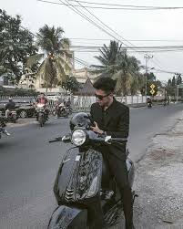 Pin Oleh Lanaa Di Boys Di 2020 Vespa Fotografi Jalanan Fotografi Remaja