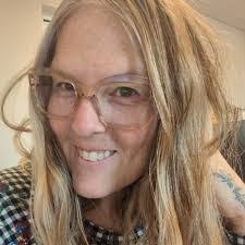 Sharon Cadle's Instagram, Twitter & Facebook