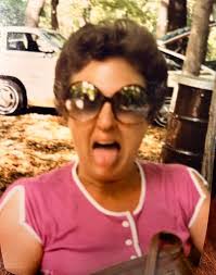 Evelyn Forman's Instagram, Twitter & Facebook