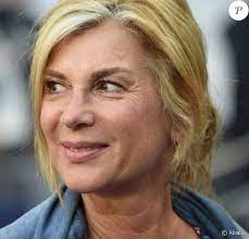 She is an actress and writer, known for моя жизнь в розовом цвете (1997), brillantissime (2018) and хамеле&. Michele Laroque Evoque Sa Menopause Je N Ai Subi Aucun Symptome Purepeople
