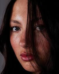 Emma Moultrie's Instagram, Twitter & Facebook