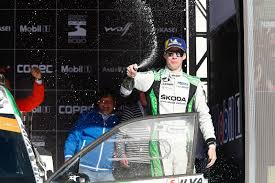 Etaplar arasında arabasını wrc mitinglerinde kalle rovanperä'nın babası harri'nin yardımcı pilotu olan yardımcı sürücü risto pietiläinen kullandı. Kalle Rovanpera Secures 2020 Toyota World Rally Championship Drive
