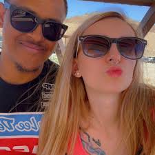 Sydney Rae Anderson and Barry Grant Strong II's Wedding Website