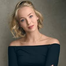 We are thrilled to announce that three Laineys will be appearing in the new  cast of @mammamiamusical! 🏝️ Continuing in the cast is LTA alumni  @ella.tweed.x, she'll be joined by @franky_attard and @