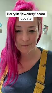 Dee Purcell's Instagram, Twitter & Facebook