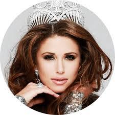 Danielle Lacourse's Instagram, Twitter & Facebook