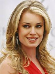 Alexis Meade's Instagram, Twitter & Facebook