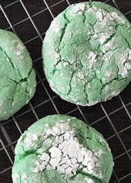 These delicious, chewy oatmeal raisin cookies prove that you don't have to be. Easy St Patrick S Day Crinkle Cookie Recipe Scattered Thoughts Of A Crafty Mom By Jamie Sanders