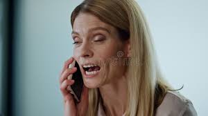 Ritratto Di Un Uomo D'affari Entusiasta Che Applaude Stock Footage