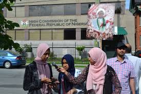 Bidiyon mintuna 13 ya fito a wani faifen bidiyo mai tsawon mintuna 13 da pr nigeria ta samu a ranar asabar, an fahimci sojojin 'yan ta'addan sun hakura da sabanin da ke a tsakaninsu. Canadian Protesters Demand Immediate Release Of Sheikh Zakzaky Ihrc
