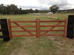 Steel gates double swing, country, driveway, farm, entrance gate. Timber Farm Gates Wolf Rural