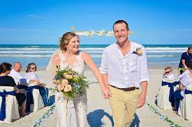 One of the main reasons people get married on the beach is so they can exchange vows in a beautiful setting that is also relaxed and comfortable. Florida Beach Weddings All Inclusive Beach Wedding Packages