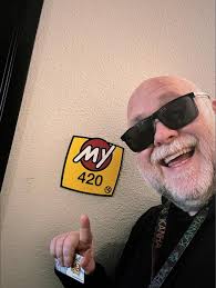 On this day, we were gifted both @jimcarreyhere and @kidrock. Happy  birthday, doodzz. Have a good weekend, everybody.