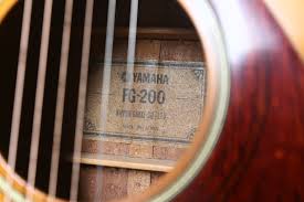 KHO ĐÀN GUITAR NHẬT CỔ TẠI HÀ NỘI