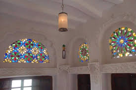 المعماريون اليمنيون On Twitter القمريات تصنع من الزجاج الملون المعشق بالجص الجبس وهي عنصر معماري تنفرد به العمارة اليمنية عن سواها