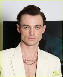 Thomas Doherty Gets Some Support from His Girlfriend Yasmin Wijnaldum at a  Screening of 'The Invitation' in NYC: Photo 1353961