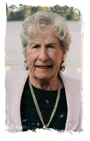 Doreen Rae's Instagram, Twitter & Facebook