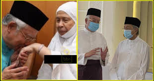 Check spelling or type a new query. Mengalir Air Mata Dr Mahathir Dedah Sesuatu Pasal Allahyarhamah Tun Rahah Apple Hijau