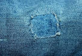 The patch must be bigger than the hole. Du Willst Deine Jeans Flicken So Geht S Superprof