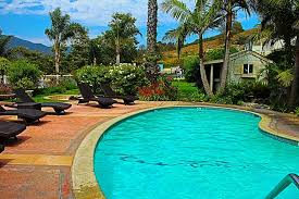 This intimate 16 room, adult oriented retreat honors the traditional japanese ryokan, featuring teak soaking tubs, indoor/outdoor fireplaces, serene outdoor patios, timeless artwork and gracious accents. Malibu Country Inn Bewertungen Fotos Preisvergleich Kalifornien Tripadvisor