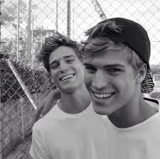 Tall Black Actor With Deep Voice Pin By Sydney Unger On Boyyyyyyyys Cute Guys Surfer Boys Cute Boys