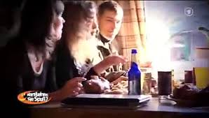 Seine gags mit versteckter kamera lockten millionen vor den fernseher: Verstehen Sie Spass Kurti Als Schusseldienst Toiletti 21 11 09 Video Dailymotion
