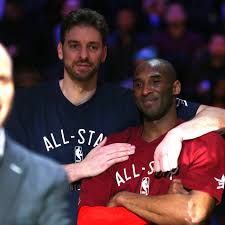 Pau gasol fraguó una gran amistad con kobe bryant cuando ambos jugadores coincidieron en los lakers. Pau Gasol Calls Kobe Bryant The Greatest Of All Time On His Birthday Silver Screen And Roll
