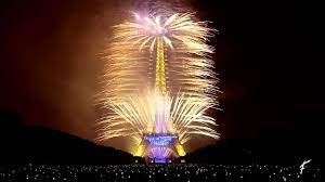Le feu d'artifice débutera le 14 juillet à 22h30 et les quais de saône, meilleur spot pour profiter du spectacle, seront très certainement pris d'assaut. Bastille Day In Paris The Eiffel Tower Fireworks Youtube