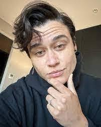 Brian Roo's Instagram, Twitter & Facebook