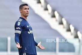 Why the two atalanta clashes will be decisive for pirlo's future. Ronaldo Kirim Pesan Ke Pepe Saat Juventus Hadapi Porto Republika Online